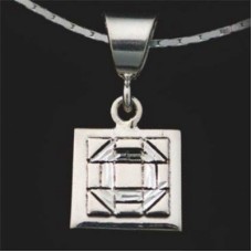 Medium Churn Dash Pendant