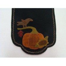 Scalloped Pumpkin Runner