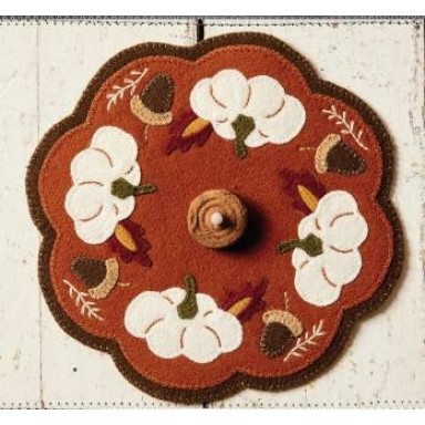 White Pumpkin Scalloped Mat